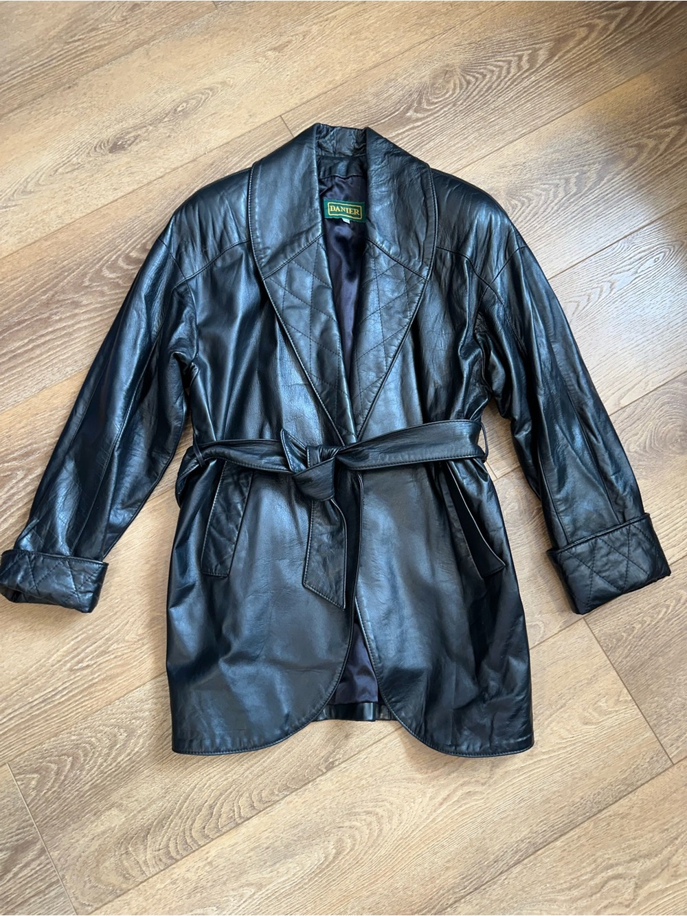 Vtg 80s/90s Danier black leather belted jacket wide shawl collar & quilted cuffs